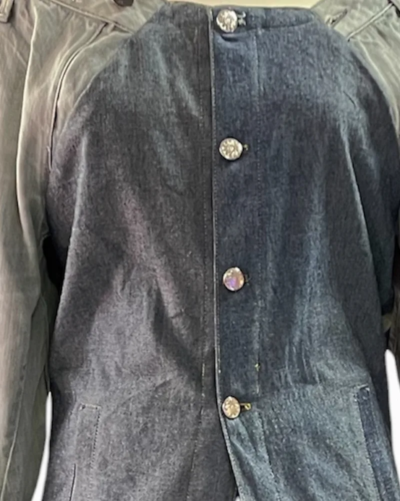 Detalle del tejido: Pantalones vaqueros reciclados.
